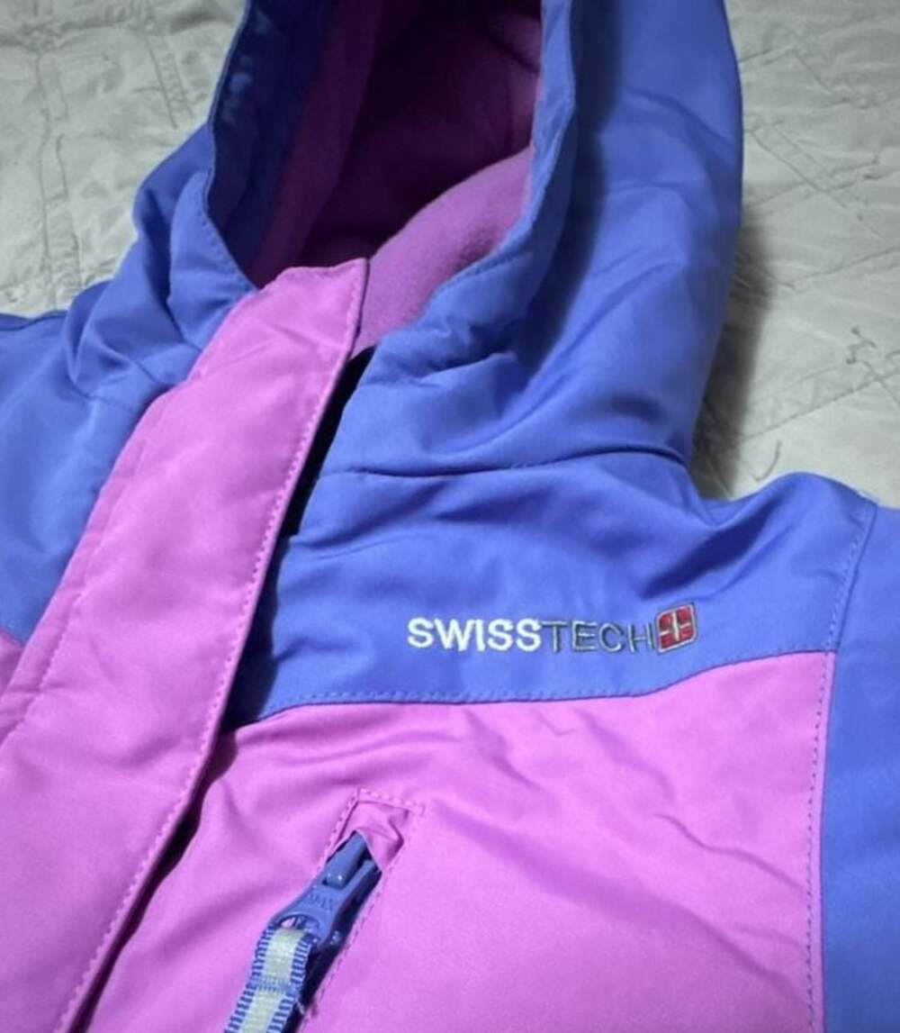 Swiss Tech Toddler Girls Purple Colorblock Hooded Insulated Snowsuit Size 2T - Picture 2 of 4